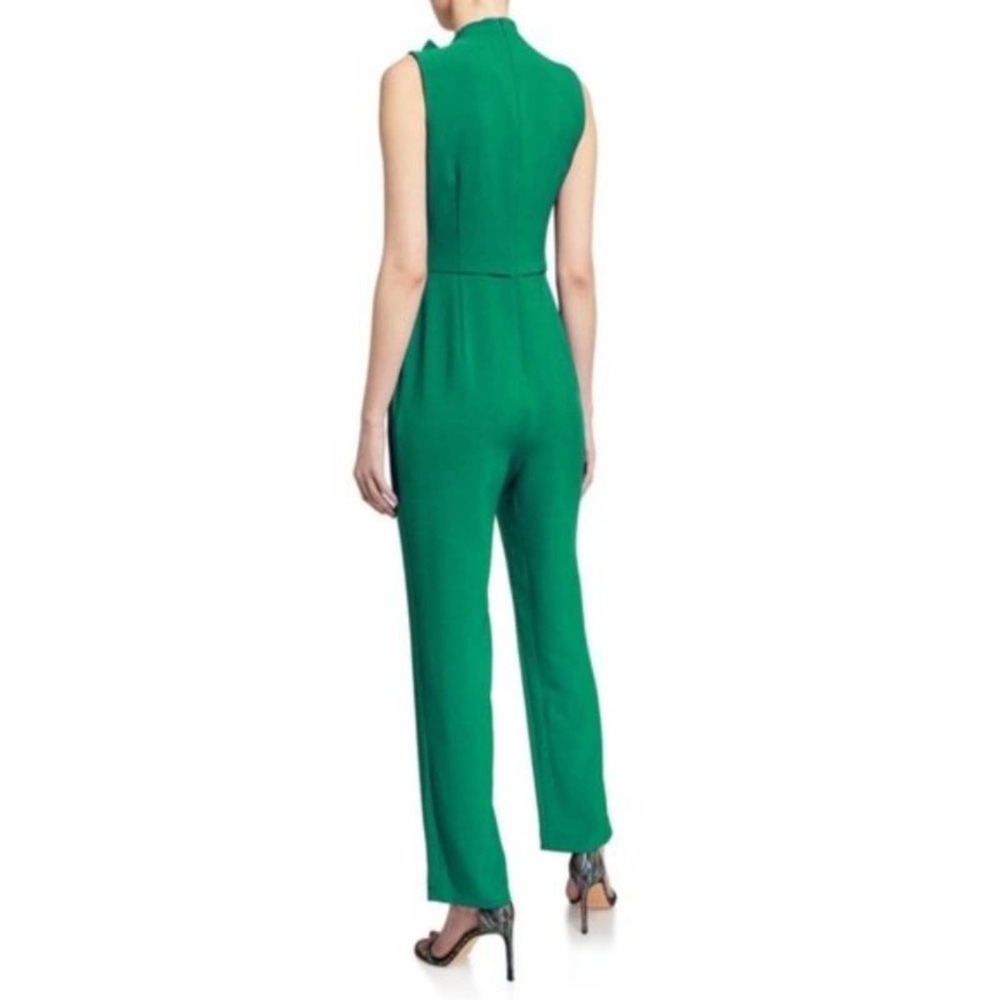 💚 NWT Maggy London Emerald Green Jumpsuit – Size 6 – Neck Bow & Hidden Zipper - Picture 2 of 5